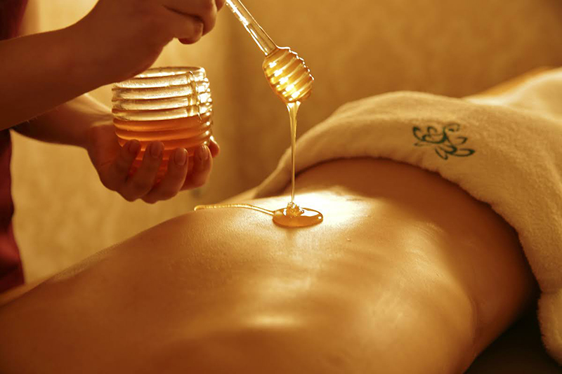 Rituel bien-être Magic Honey avec miel d'acacia du lac de Garde, nourrissant et réparateur pour la peau